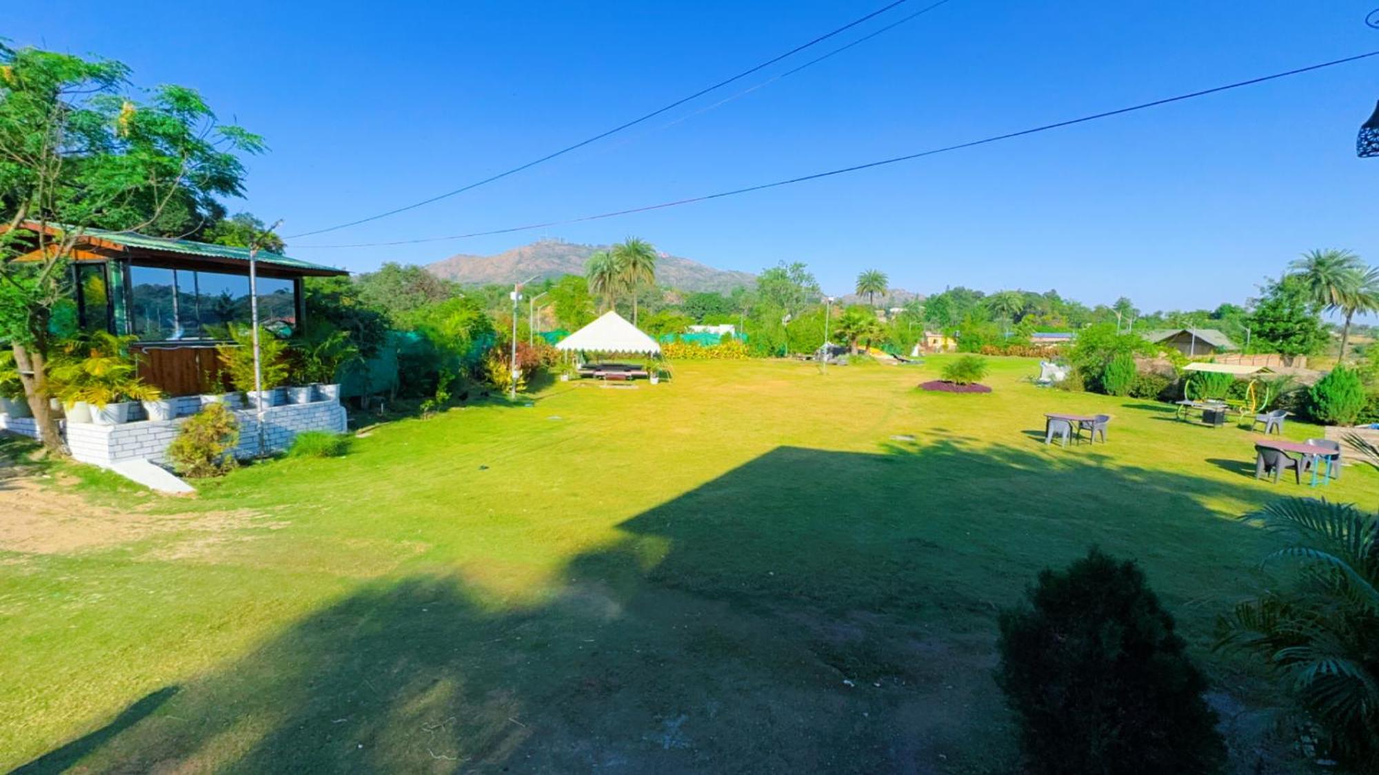 Far Out Field Resort Mount Abu Monte Abu Exterior foto